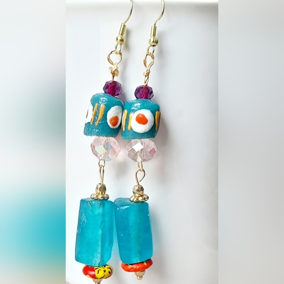 New handmade beaded earrings - Picture 3 of 3